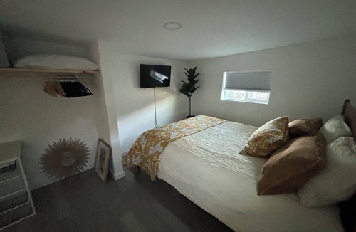 Piedmont Cottage | Charming 1-bedroom cottage walking distance to Highland Hospital