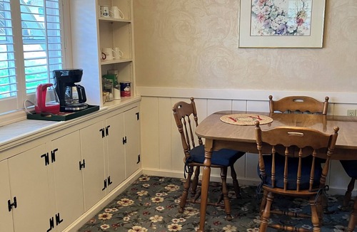 Jacksonville House | Charming 1875 Farmhouse in Historic Jacksonville — Walk to Town & Britt
