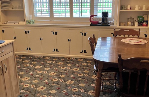 Jacksonville House | Charming 1875 Farmhouse in Historic Jacksonville — Walk to Town & Britt