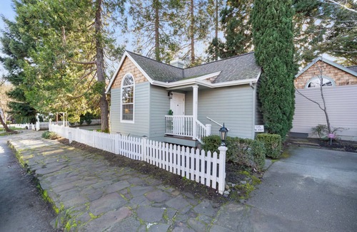 Jacksonville Cottage | Charming 1BR Cottage – Walk to Britt Gardens
