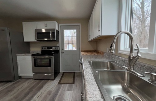 Anchor Bay Harbor House | Charming 2-bedroom house with WiFi, AC in quaint Chesterfield Twp
