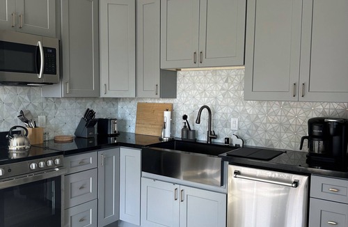 Stockton Apartment | Charming 2-bedroom apartment in wonderful San Diego with AC and free parking