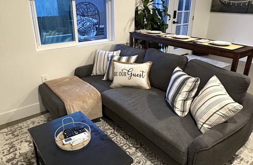 Stockton Apartment | Charming 2-bedroom apartment in wonderful San Diego with AC and free parking