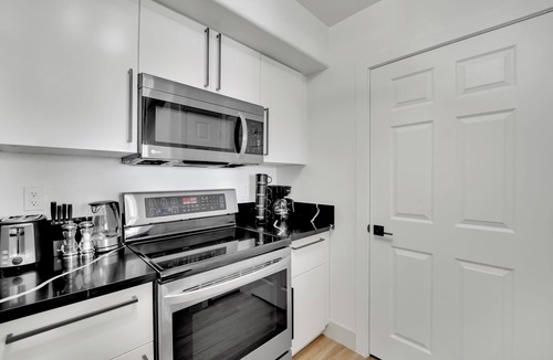 Spring Valley Condo | Charming 2-bedroom condo near to Strip