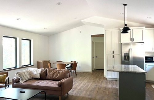 Hayden Cottage | Charming 2-bedroom cottage sourrounded by trees in Hayden with AC, WiFi!