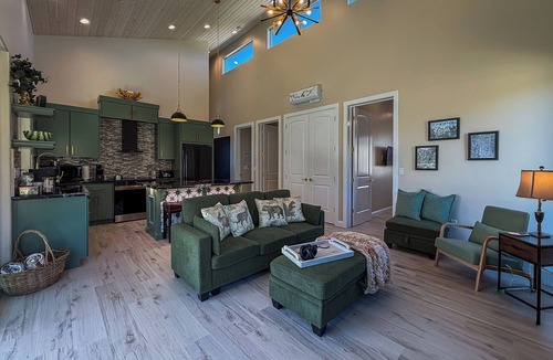Yosemite Lakes House | Charming 2-bedroom house in Coarsegold with AC, WiFi