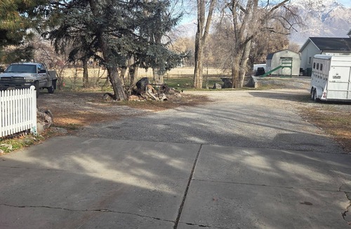 Harrisville House | Charming 2-bedroom house in Ogden with WiFi. Country location. Close to Ski area