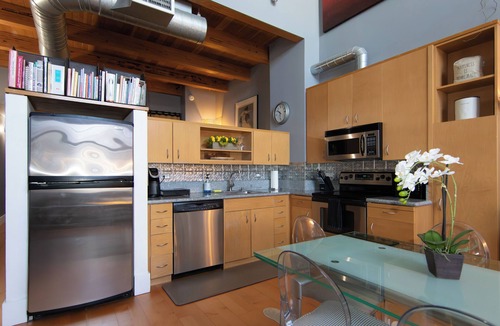 West San Jose Apartment | Charming 2-bedroom Loft on Santana Row with WiFi, AC