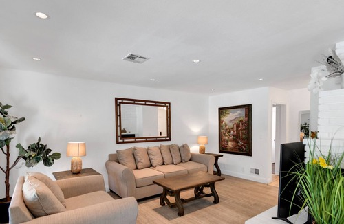 Southwest Anaheim House | Charming 2 bedroom home w/ Pool - Mins to DISNEY
