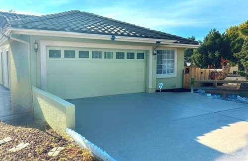 Prescott Country Club House | Charming 3 bedroom 3 bath with mountain views, huge game room, and theatre room.