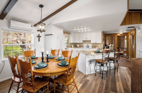 San Miguel Other | Charming 3-bedroom farmhouse with AC and WiFi 15 minutes to downtown Paso Robles