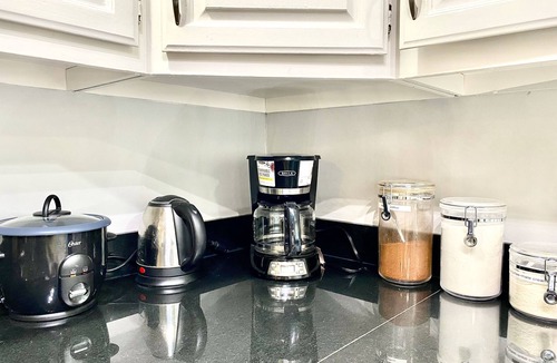 Menlo Park House | Charming 3-bedroom house with AC, WiFi in Menlo Park