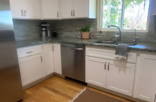 Sunset Cliffs House | Charming 3-bedroom house with ocean views centrally located in San Diego.