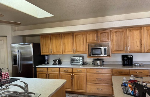 Seligman House | Charming 3-bedroom house a short walk to Historic Downtown Seligman with AC