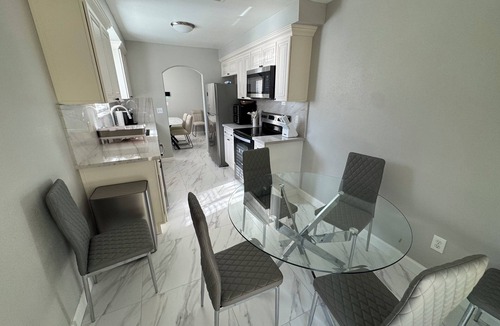 Sacramento House | Charming 3-bedroom Private Home in the Heart of Sacramento