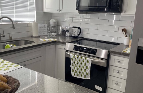 Southwestern Sacramento House | Charming 3-bedroom townhome in delightful South Sacramento with AC, WiFi
