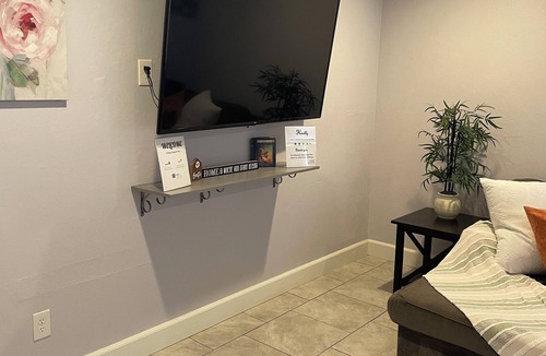 Southwestern Sacramento House | Charming 3-bedroom townhome in delightful South Sacramento with AC, WiFi
