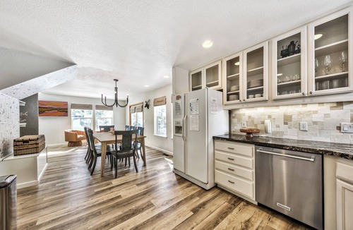 Christmas Valley House | Charming 3-BR house wth game room and backyard in South Lake Tahoe