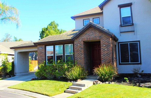 Discovery Bay House | Charming 4-bedroom house with fitness room and dedicated office Discovery Bay