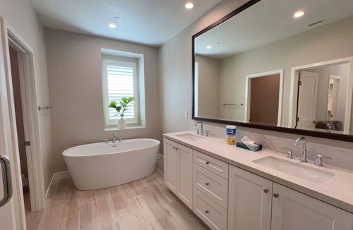 Portola Springs Bed & Breakfast | Charming 4-bedroom bed & breakfast in peaceful location with AC