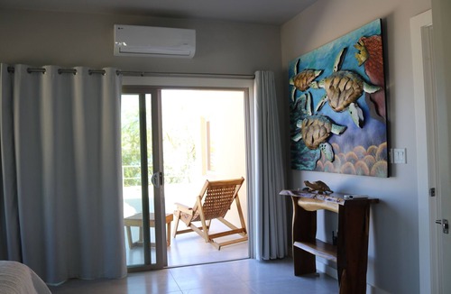 Mulege House | Charming 4-bedroom front beach solar house boat with A/C, in awesome Mulege BCS.