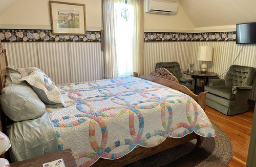 Roseburg House | Charming 4-bedroom Pearce Historic Farmhouse in Roseburg with AC and WIFI