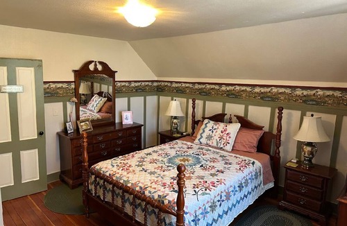 Roseburg House | Charming 4-bedroom Pearce Historic Farmhouse in Roseburg with AC and WIFI
