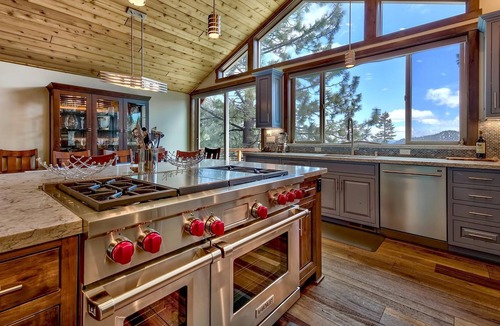Upper Kingsbury House | Charming 5 Bedroom Luxury (SL416)