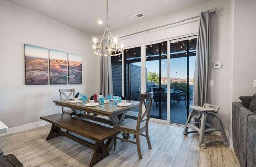 Ivins House | Charming 5-bedroom townhome in Santa Clara