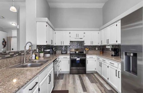 North Las Vegas House | Charming 5BR Home w Brand New Heated Pool & Spa!