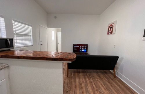 National City Apartment | Charming and Renovated 1 bedroom Apt