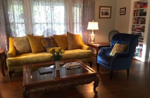 Lodi Bed & Breakfast | Charming B&B in the heart of Lodi, CA (Bordeaux Suite)