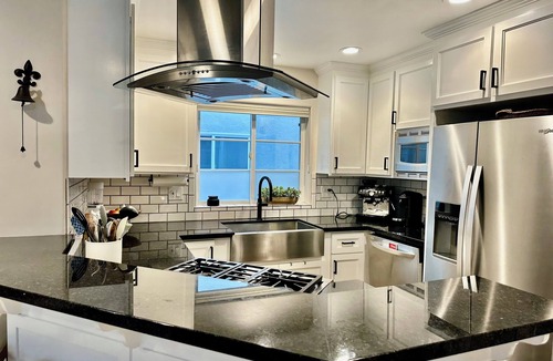 Corona del Mar House | Charming Beachside Getaway In Truly Ideal Location