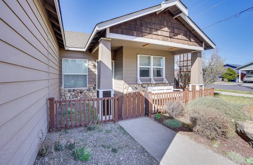 Southwest Bend Cottage | Charming Bend Home w/Porch & Yard: Great Location