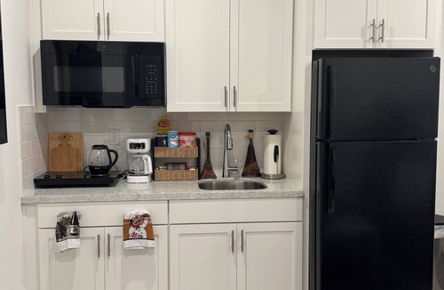Antelope House | Charming brand-new 1-bedroom, 1-bath private suite with private entrance