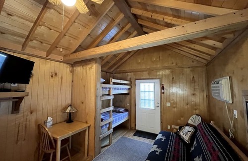 Meadview Cabin | Charming Cabin with Private Bath and Wi-Fi near Lake Mead National Recreation Area, Arizona