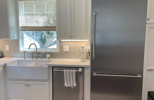 Jenner Cottage | Charming Coastal Cottage-Entire Home Sleeps 6, Perfect for Couples+Families