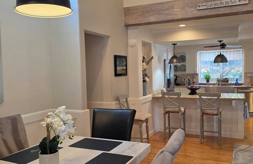 Capistrano Beach House | Charming Coastal Retreat New Remodel - 3BR 3 BA Near Dana Point Harbor & Beaches