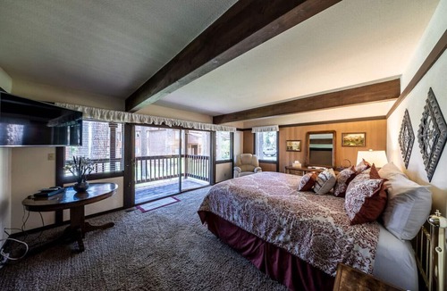 Zephyr Cove Villa | Charming Condo | Private Beach & Decks | Sleeps 8