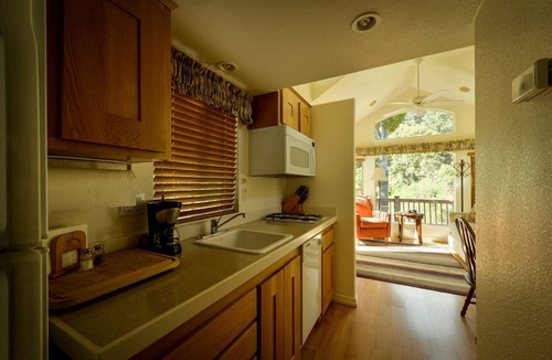 Big Bar House | Charming Cottage Rental with Fabulous Views of the Trinity River in Northern California