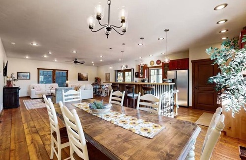 New Meadows Condo | Charming Cozy Cottage with Arcade game and access to everything FUN! 25yrs +only