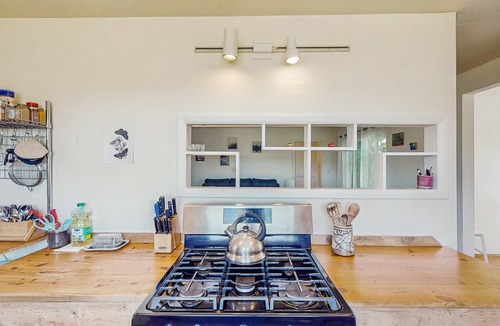Thurston House | Charming dog-friendly house and separate studio with grill, WIFI, washer and dryer
