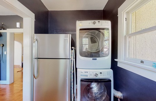 Feldman's House | Charming dog-friendly home with enclosed yard, full kitchen, central AC, & W/D