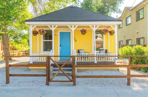 Old Southwest House | Charming Family 2BR Midtown Reno - Pets Welcome