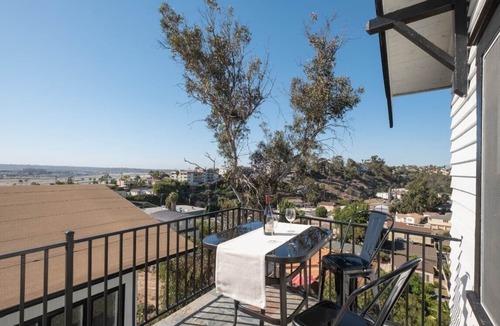 Park West House | *Charming* Family & Couples Friendly 4 BR ENTIRE HOUSE