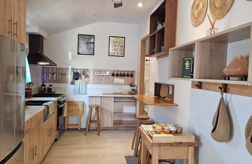 Logan Heights House | Charming Family Friendly Downtown PetcoPark SDHarbor BalboaPark BigBay Beaches+