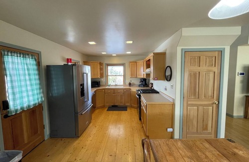Spring City House | Charming farmhouse in Historic Spring City with AC, WiFi, and full kitchen.