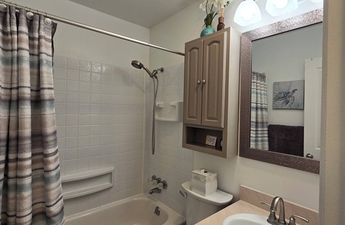 Kalispell Apartment | Charming furnished 2-bedroom, 1 bath apartment with WiFi, AC in lovely Kalispell