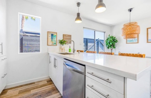 San Clemente Condo | Charming gem near the beach with large backyard, cornhole, fast WiFi & grill