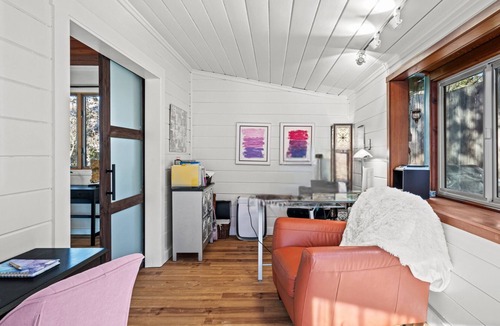 Glen Ellen House | Charming Glen Ellen house w/home office. Pet Friendly!
